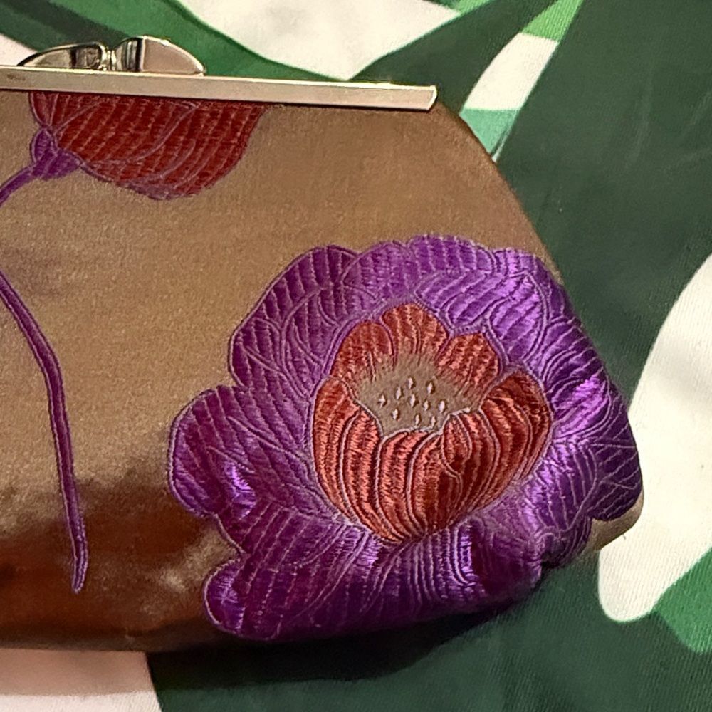 * Chic Brown Clutch with Floral Embroidery - Picture 7 of 11